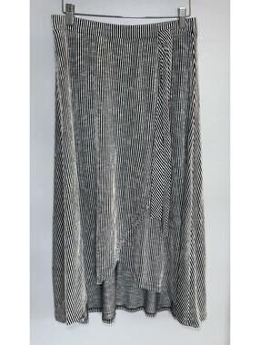 Caution To The Wind Skirt Size Medium New Without Tags